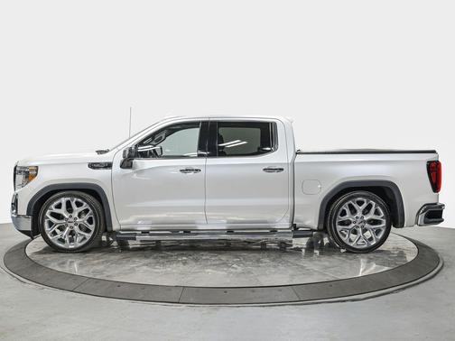 White Frost Tricoat 2019 GMC Sierra 1500 SLT