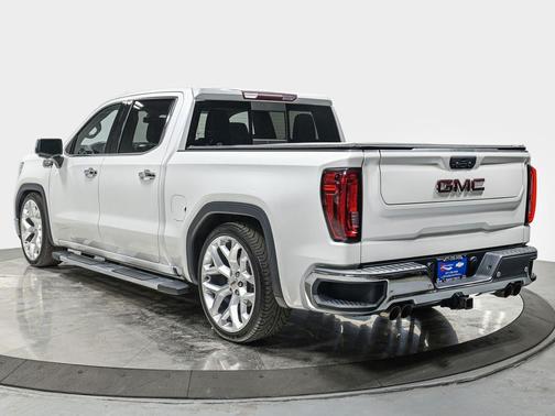 White Frost Tricoat 2019 GMC Sierra 1500 SLT