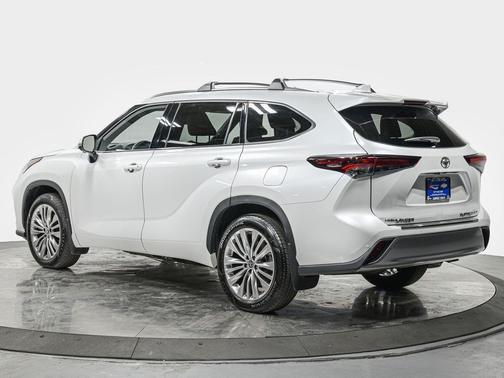 2024 Toyota Highlander Platinum