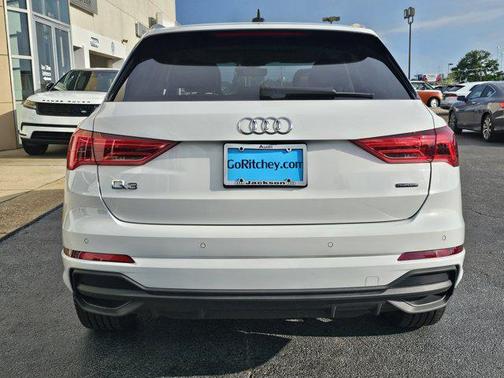 2025 Audi Q3 Premium 45 TFSI S line quattro Tiptronic