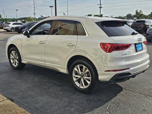 2025 Audi Q3 Premium 45 TFSI S line quattro Tiptronic