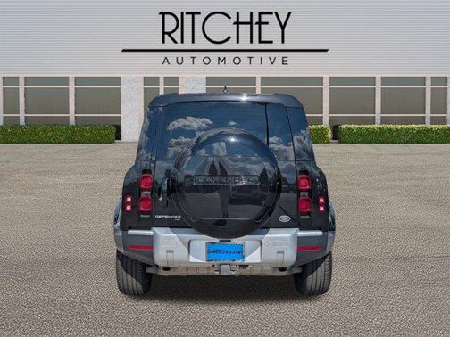 2023 Land Rover Defender 110 SE