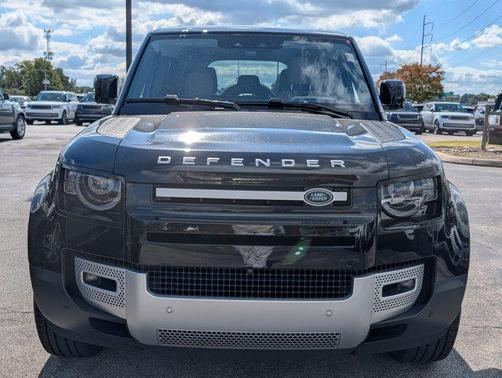 2023 Land Rover Defender 110 SE