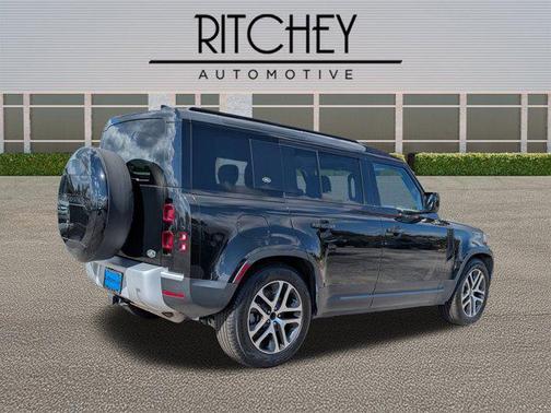 2023 Land Rover Defender 110 SE