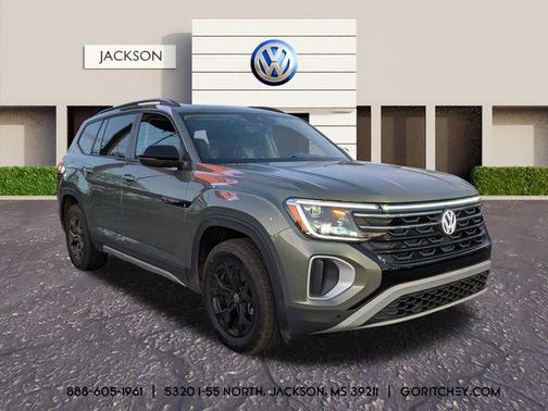 Avocado Green Pearl 2025 Volkswagen Atlas 2.0T Peak Edition