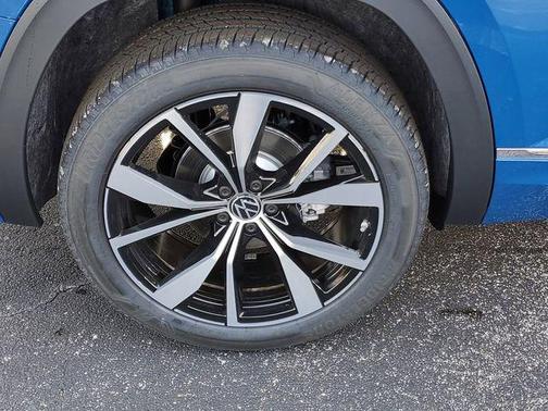 Mountain Lake Blue Metallic 2025 Volkswagen Atlas 2.0T SEL Premium R-Line 4MOTION