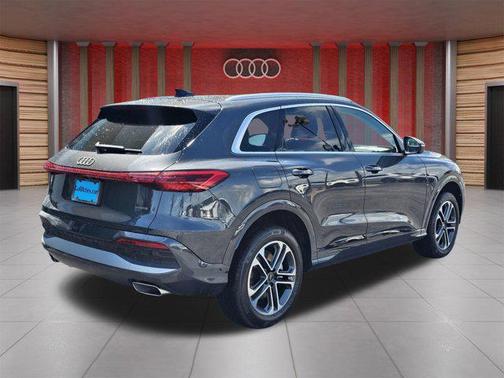 2025 Audi Q5 Premium