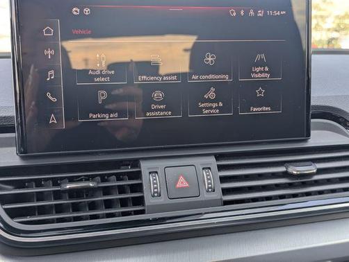 Glacier White Metallic 2025 Audi Q5 45 S line Premium