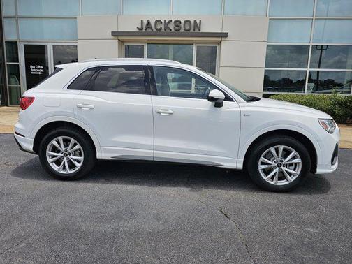 2025 Audi Q3 Premium 45 TFSI S line quattro Tiptronic
