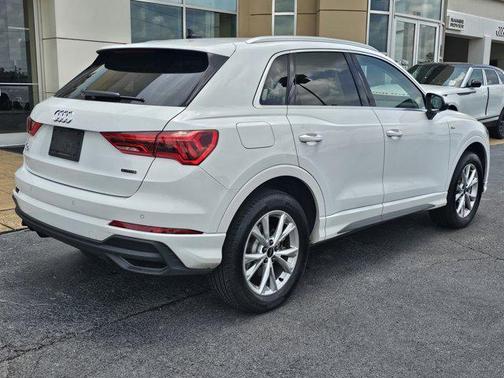 2025 Audi Q3 Premium 45 TFSI S line quattro Tiptronic