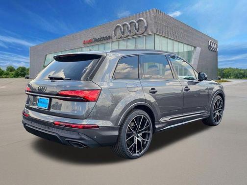 Samurai Gray Metallic 2025 Audi Q7 55 Premium Plus