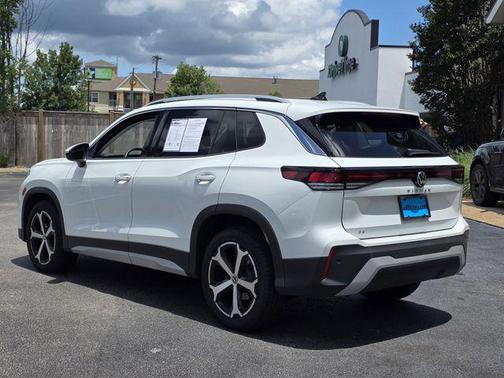 Pure White 2025 Volkswagen Tiguan 2.0T SE
