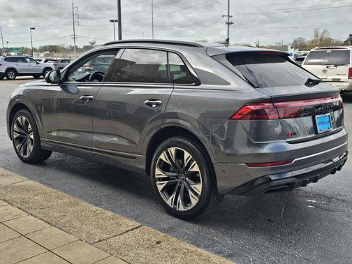 2024 Audi Q8 55 Premium Plus
