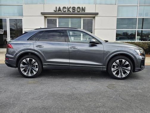 2024 Audi Q8 55 Premium Plus