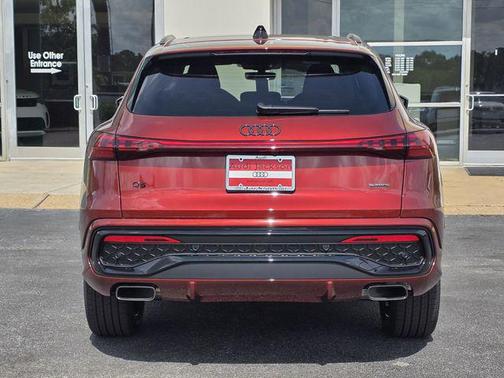 Grenadine Red Metallic 2026 Audi Q5 Premium Plus TFSI quattro S tronic