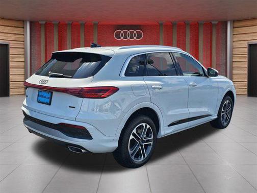 2025 Audi Q5 Premium