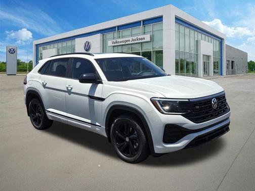 opal white pearl 2026 Volkswagen Atlas Cross Sport 2.0T SEL