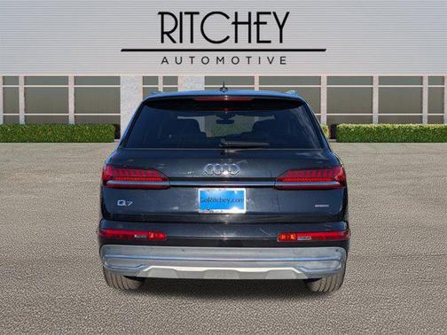 2023 Audi Q7 55 Premium Plus