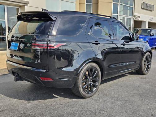 2023 Land Rover Discovery P300 S R-Dynamic