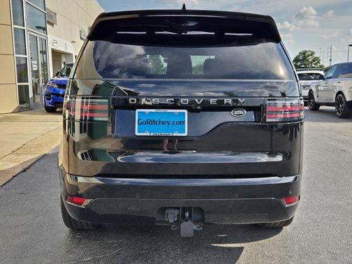 2023 Land Rover Discovery P300 S R-Dynamic