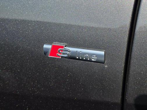 2026 Audi Q8 55 Premium Plus