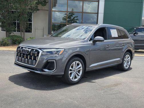Samurai Gray Metallic 2025 Audi Q7 55 Premium