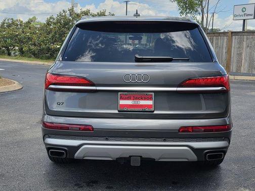Samurai Gray Metallic 2025 Audi Q7 55 Premium