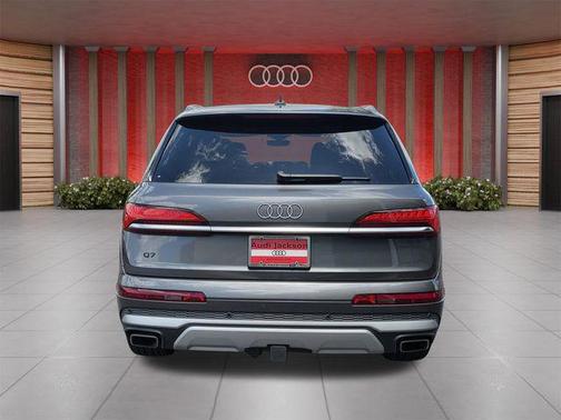Samurai Gray Metallic 2025 Audi Q7 55 Premium