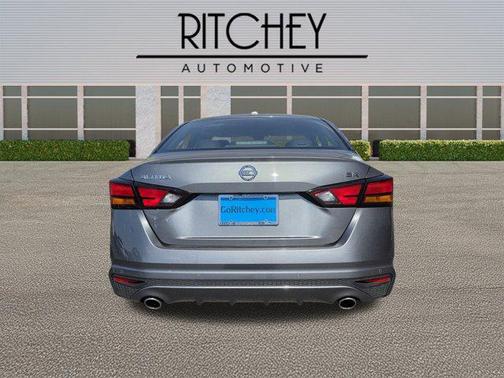 2022 Nissan Altima SR FWD