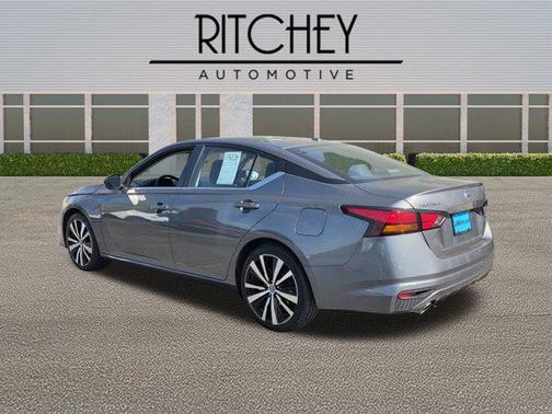 2022 Nissan Altima SR FWD