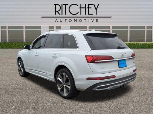 2023 Audi Q7 55 Premium Plus