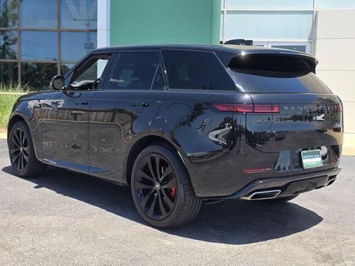 Santorini Black Metallic 2025 Land Rover Range Rover Sport SE