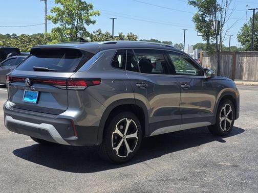 Platinum Gray Metallic 2025 Volkswagen Tiguan 2.0T SE