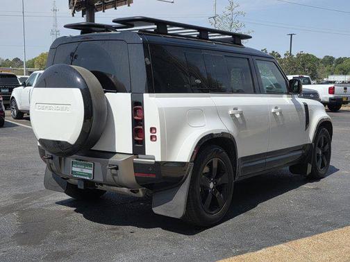 2024 Land Rover Defender 110 P400 X-Dynamic SE