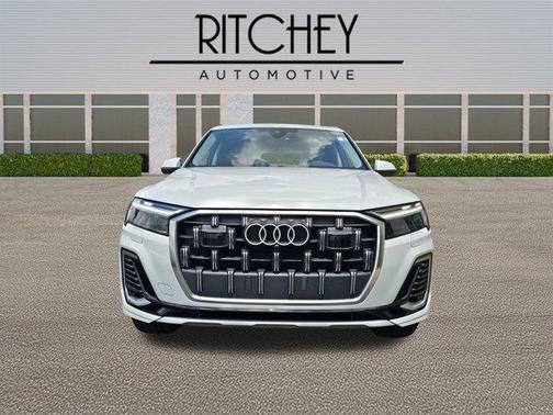 2025 Audi Q7 55 Premium Plus