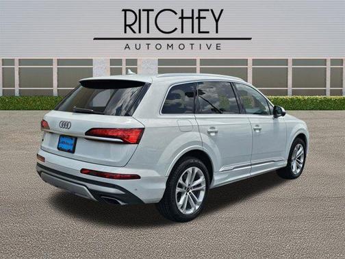 2025 Audi Q7 55 Premium Plus
