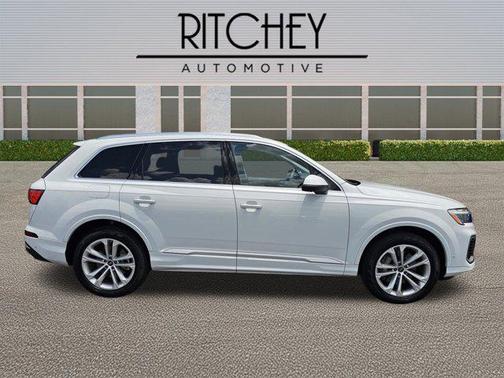 2025 Audi Q7 55 Premium Plus
