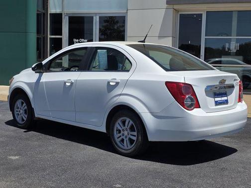 Summit White 2014 Chevrolet Sonic LT