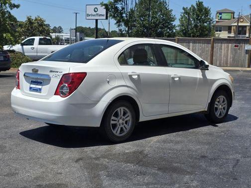 Summit White 2014 Chevrolet Sonic LT