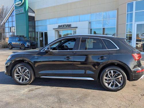 2023 Audi Q5 45 S line Prestige