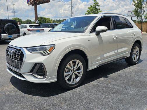 2025 Audi Q3 Premium 45 TFSI S line quattro Tiptronic