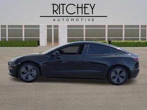 2022 Tesla Model 3 Standard Range