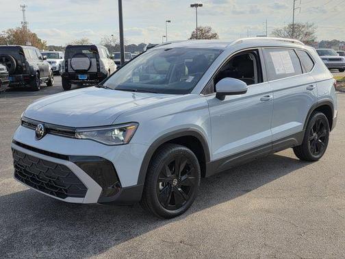 2025 Volkswagen Taos 1.5T SE