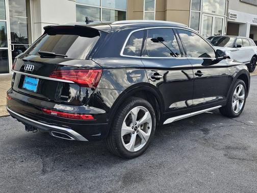 Mythos Black Metallic 2024 Audi Q5 45 S line Prestige