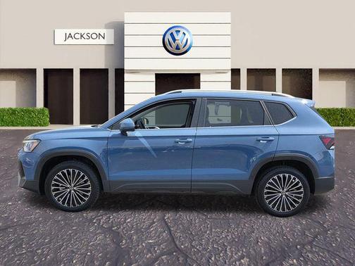 Monterey Blue Pearl 2025 Volkswagen Taos 1.5T SE