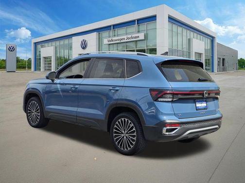 Monterey Blue Pearl 2025 Volkswagen Taos 1.5T SE