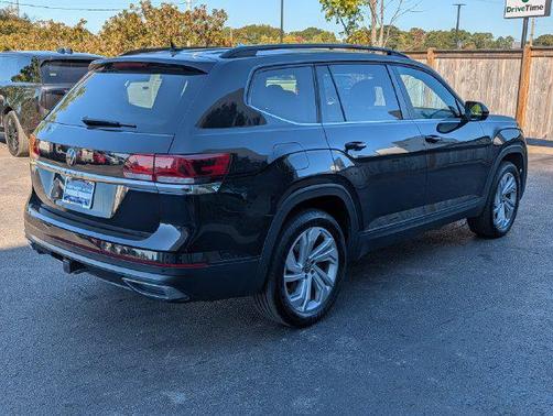Deep Black Pearl 2022 Volkswagen Atlas 3.6L SE w/Technology