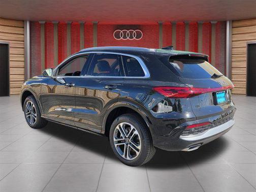 2025 Audi Q5 Premium