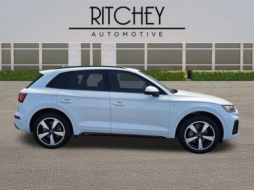 2022 Audi Q5 45 S line Prestige