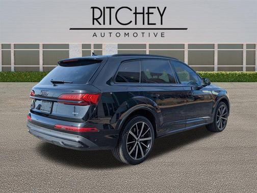 2022 Audi Q7 55 Premium Plus